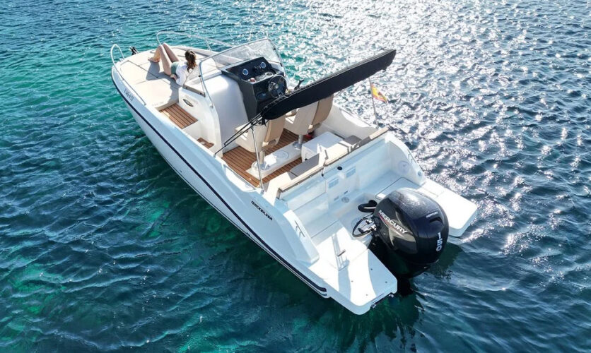 Motorboat Quicksilver 605 Sundeck Barcelona 2
