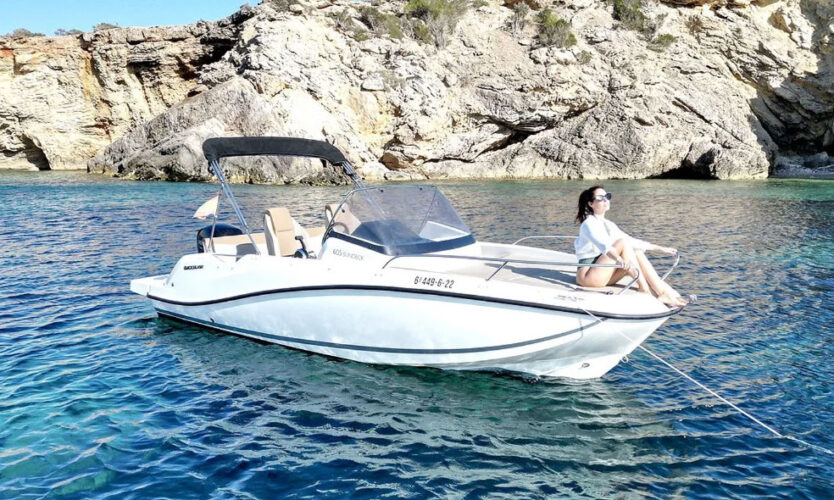 Motorboat Quicksilver 605 Sundeck Barcelona 3