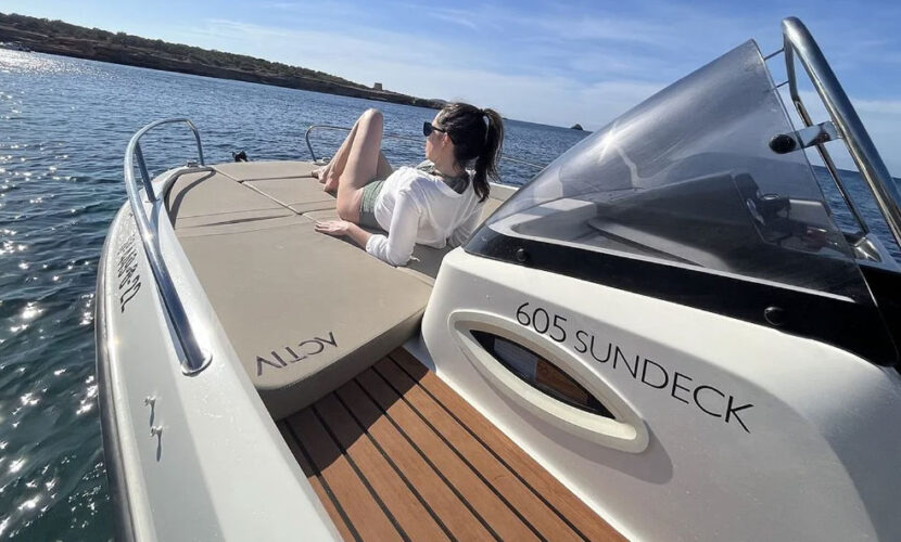 Motorboat Quicksilver 605 Sundeck Barcelona 5