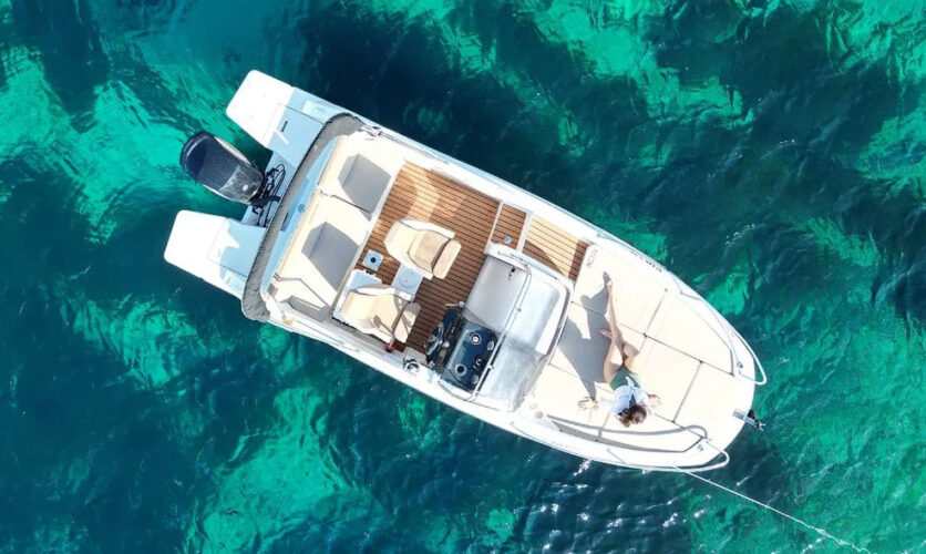 Motorboat Quicksilver 605 Sundeck Barcelona 6