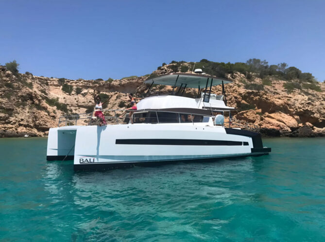 Catamaran Bali 4.3 Barcelona 16