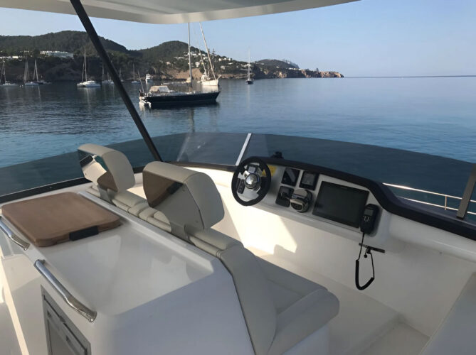 Catamaran Bali 4.3 Barcelona 2