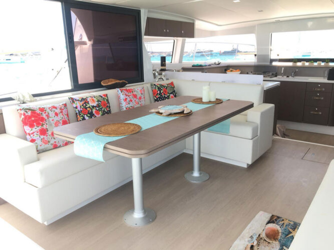 Catamaran Bali 4.3 Barcelona 21