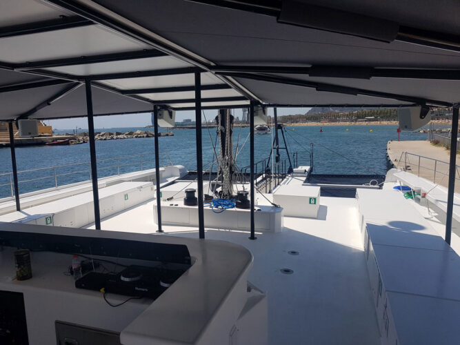 Catamaran CAT 115 Barcelona 12
