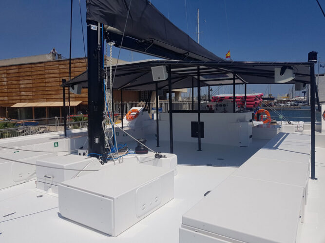 Catamaran CAT 115 Barcelona 8