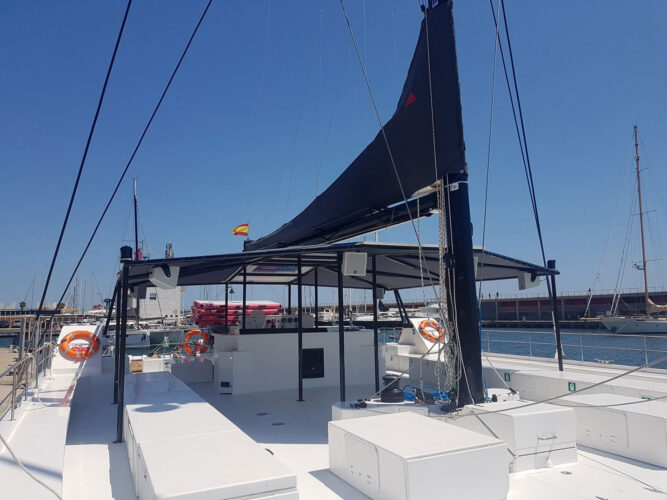 Catamaran CAT 115 Barcelona 9