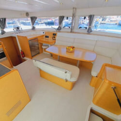 Catamaran Lagoon 421 Barcelona 12