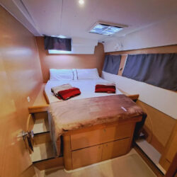 Catamaran Lagoon 421 Barcelona 13