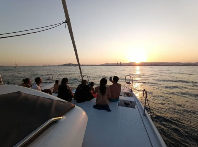 Catamaran Lagoon 421 Barcelona 4