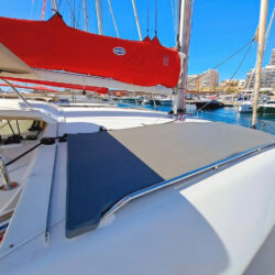 Catamaran Lagoon 421 Barcelona 8