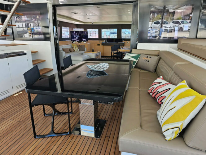 Catamaran Lagoon 630 Barcelona 17