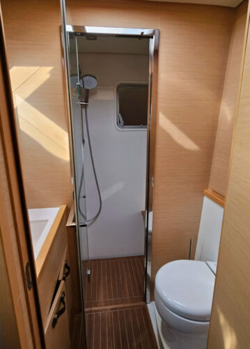 Catamaran Lagoon 630 Barcelona 7