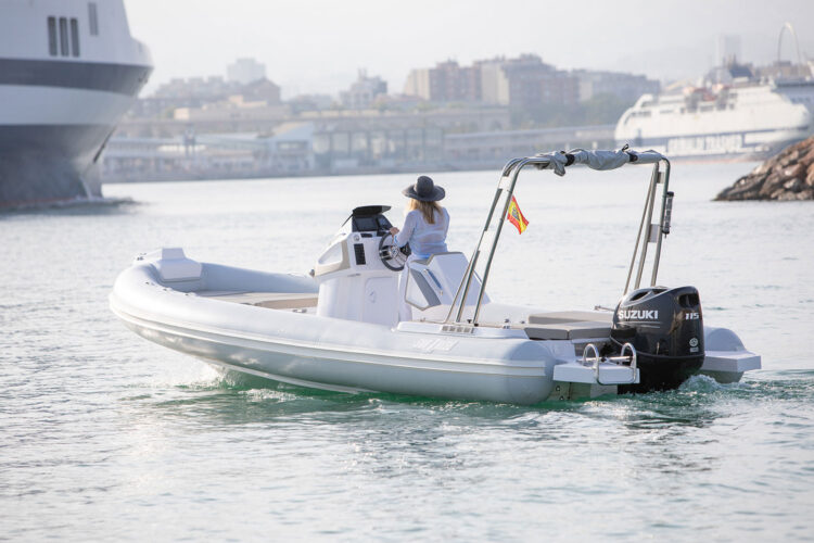 RIB Sunrise 7 Barcelona 4