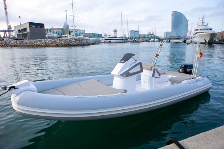 RIB Sunrise 7 Barcelona 5