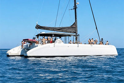 Alquiler de catamarán CAT 115 en Barcelona