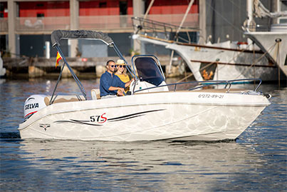rent motorboat Trimarchi 57 Barcelona