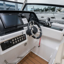 Motorboat Aquila 36 Barcelona 11