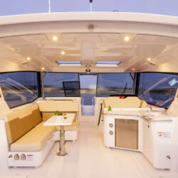 Motorboat Aquila 36 Barcelona 17