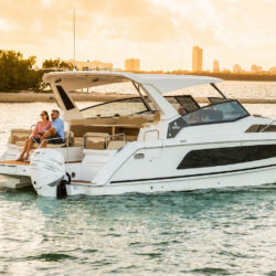 Motorboat Aquila 36 Barcelona 3