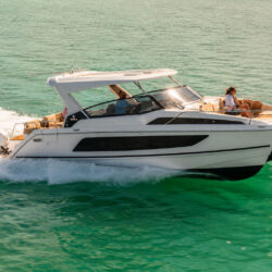 Motorboat Aquila 36 Barcelona 5