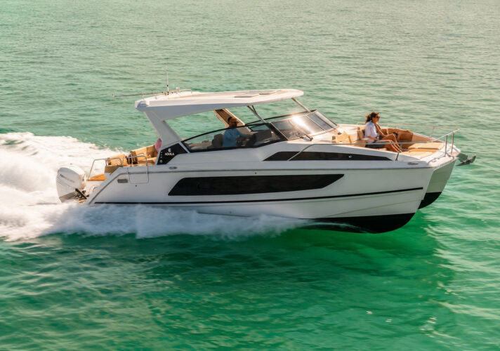 Motorboat Aquila 36 Barcelona 5