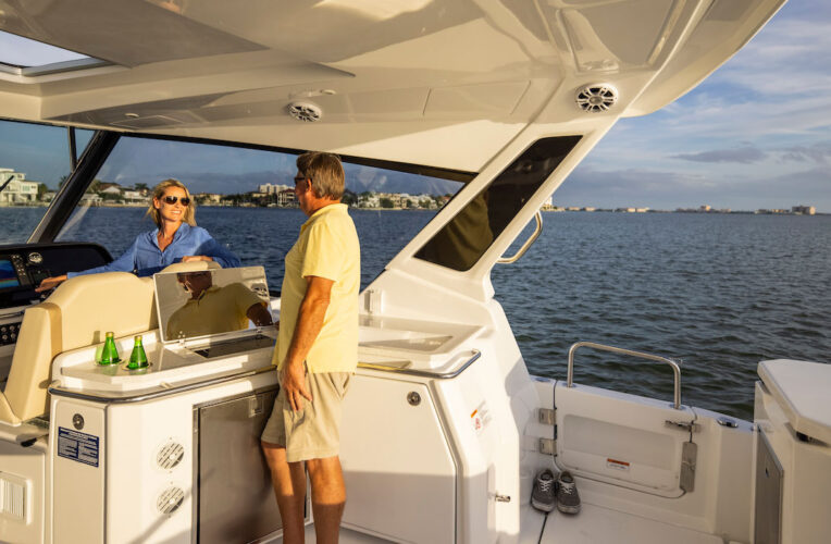 Motorboat Aquila 36 Barcelona 7