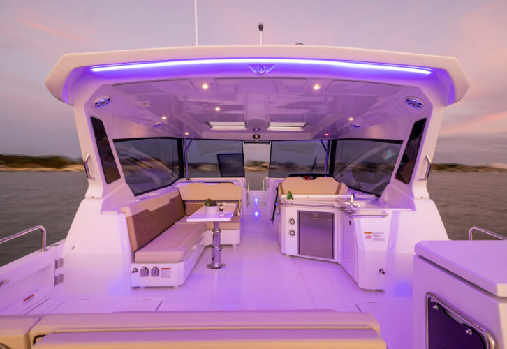 Motorboat Aquila 36 Barcelona 8