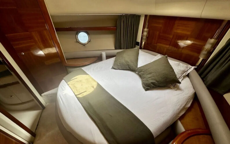 Yacht Azimut 55 Roses 10
