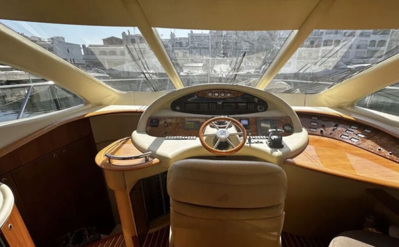 Yacht Azimut 55 Roses 16