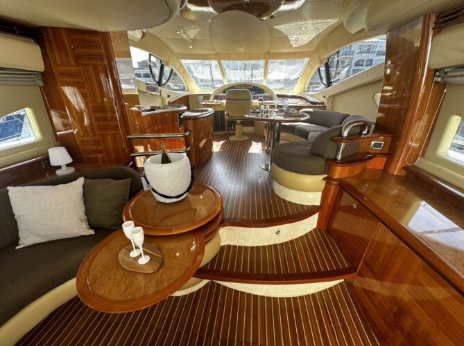 Yacht Azimut 55 Roses 20