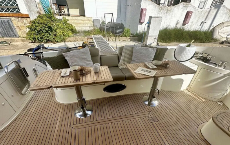 Yacht Azimut 55 Roses 3