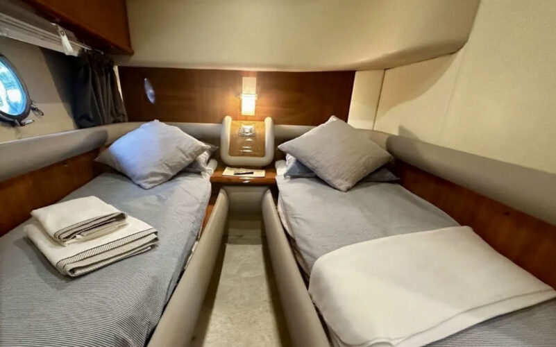 Yacht Azimut 55 Roses 9