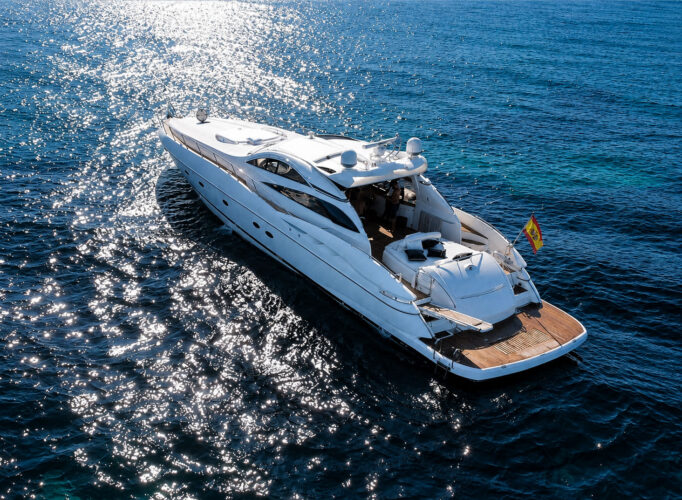 Yacht Sunseeker Predator 75 Barcelona 2