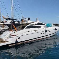 Yacht Sunseeker Predator 75 Barcelona 3