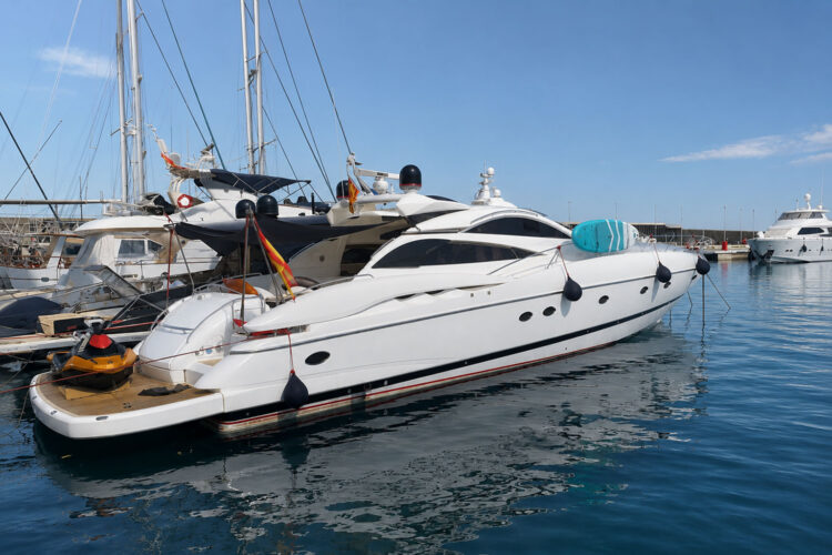 Yacht Sunseeker Predator 75 Barcelona 3
