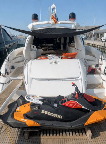 Yacht Sunseeker Predator 75 Barcelona 4