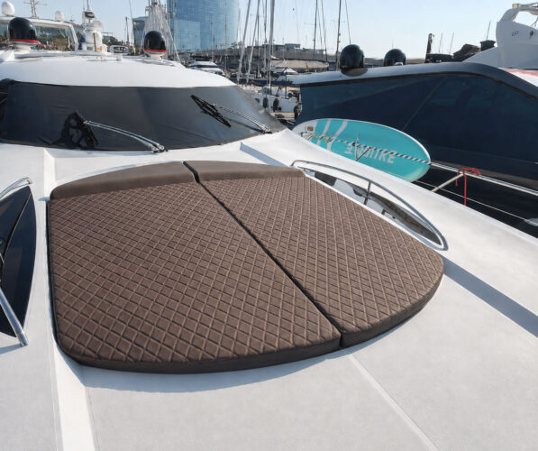 Yacht Sunseeker Predator 75 Barcelona 5